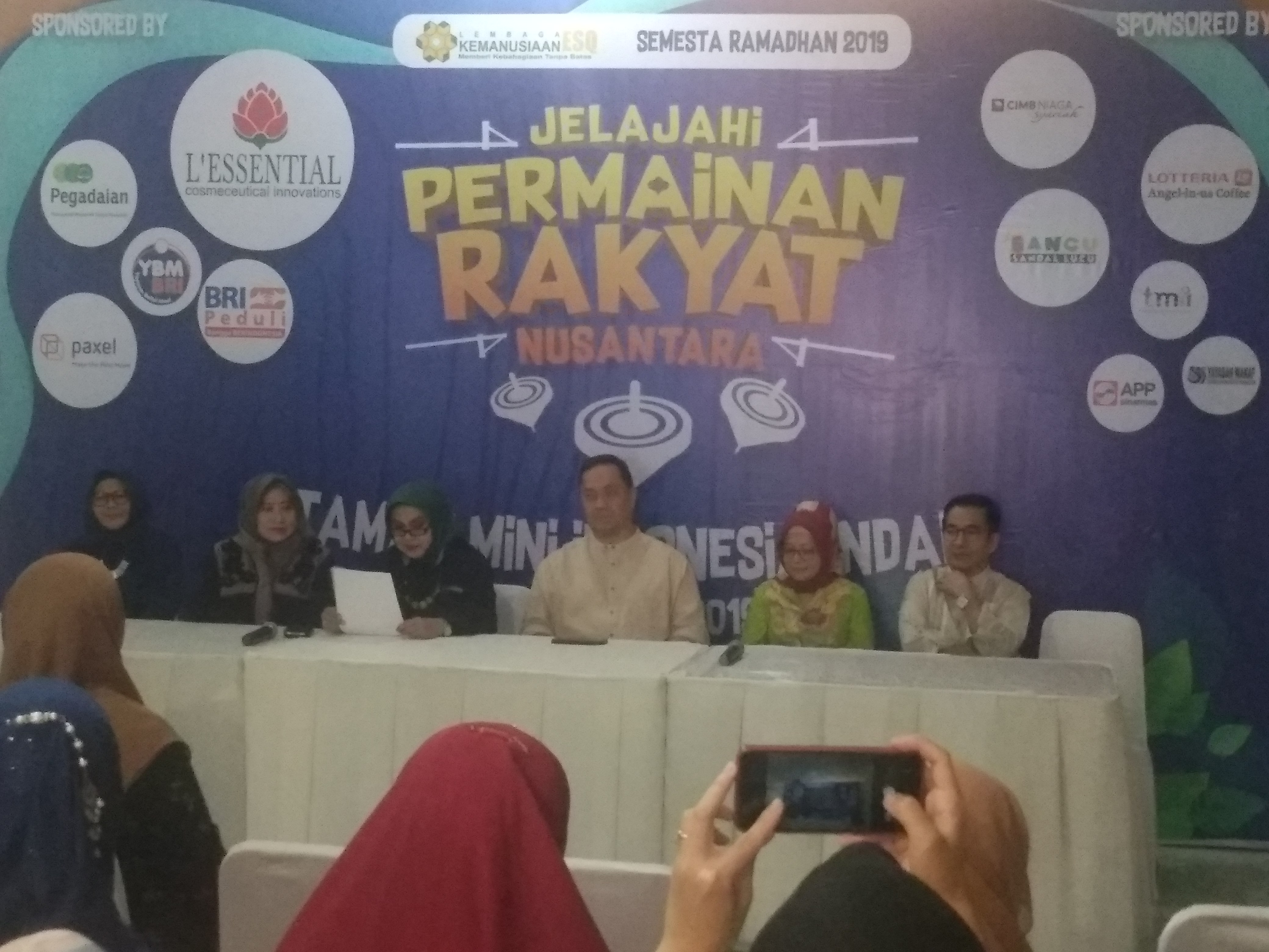 LK ESQ Ajak Seribu Yatim Dhuafa Bermain Permainan Rakyat di TMII